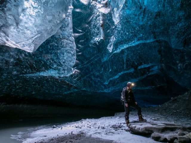 blue-ice-cave-tour-vatnajokull-02