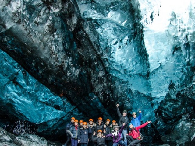 blue-ice-cave-tour-vatnajokull-04