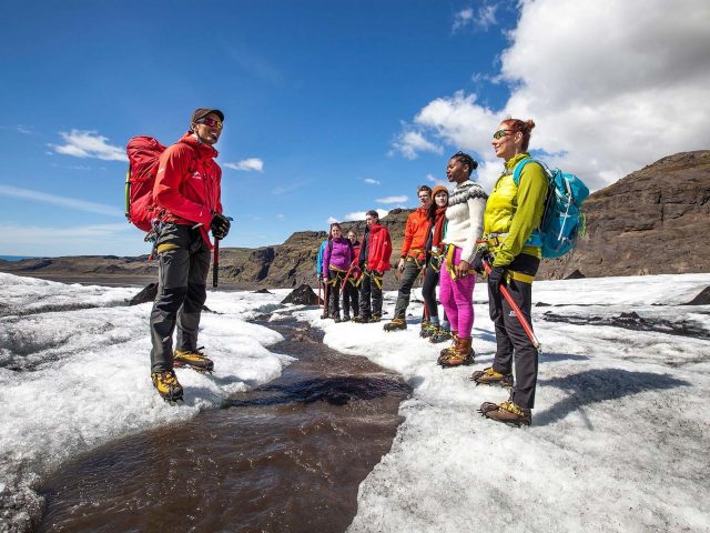iceland-glacier-tour-walking-on-the-ice-side-10