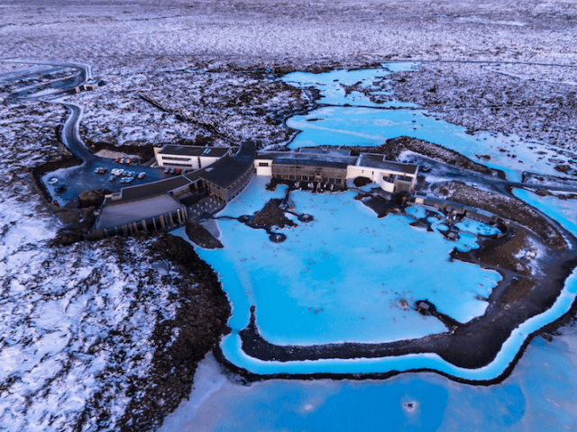 iceland-helicopter-tour-countless-craters-reykjanes-03
